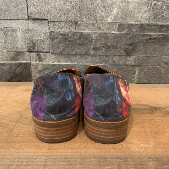 Moody Bloom Floral Loafers - Picture 6 of 11